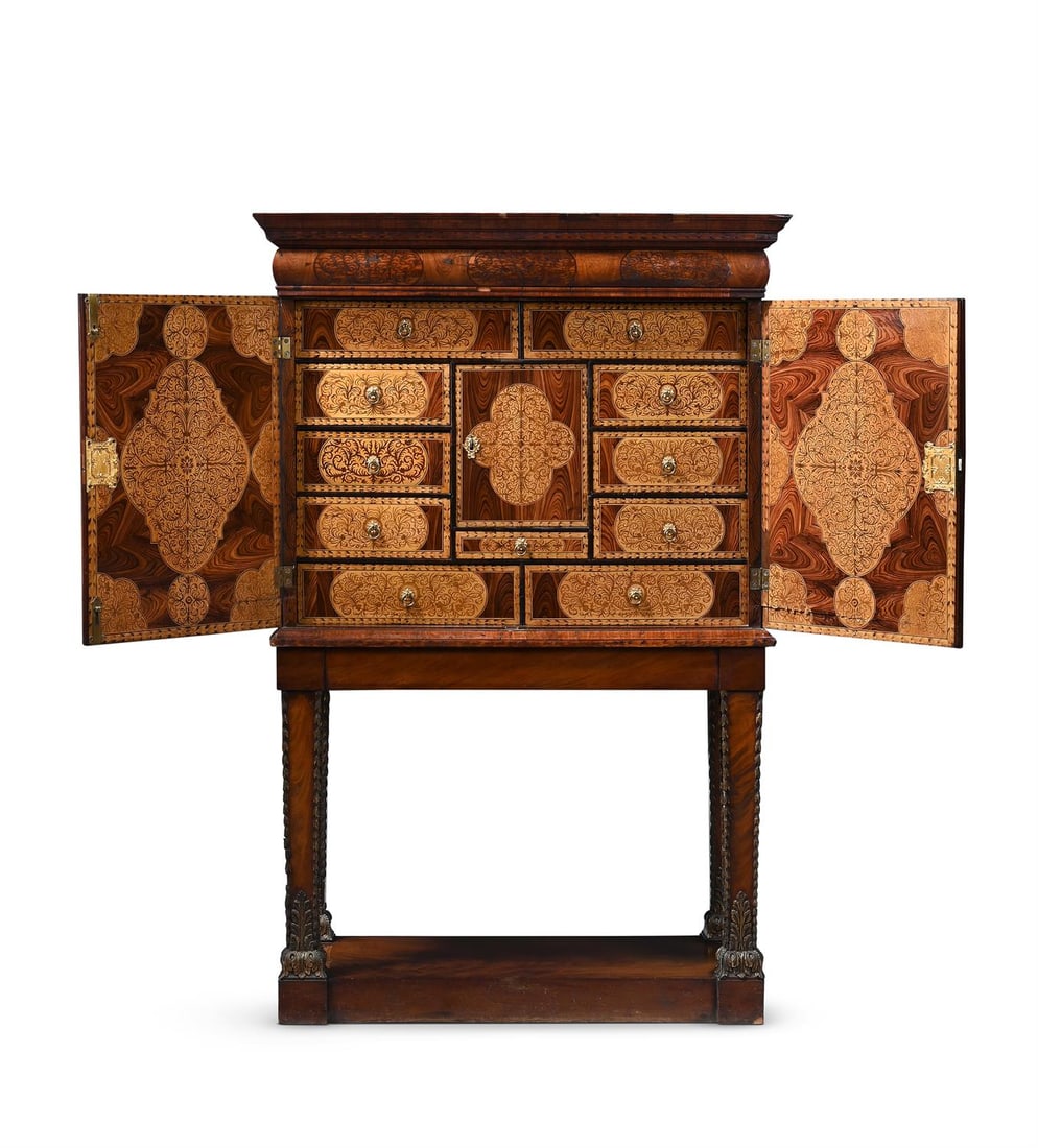 Y A WILLIAM & MARY KINGWOOD OYSTER, HOLLY AND SEAWEED MARQUETRY CABINET, CIRCA 1690 (1 of 8)