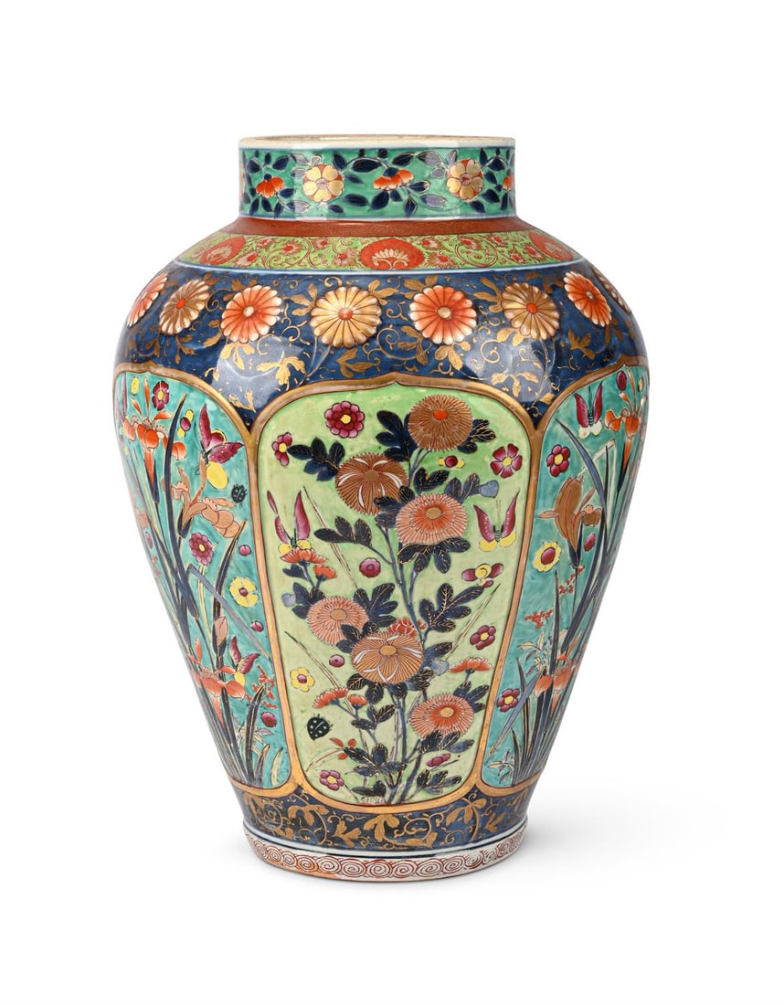 A LARGE JAPANESE POLYCHROME ARITA VASE, EDO PERIOD, 18TH CENTURY (1 of 4)