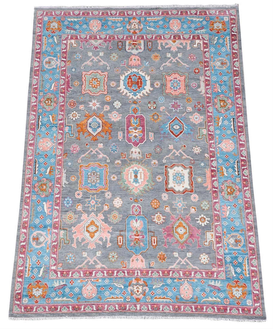 A SULTANABAD CARPET: A SULTANABAD CARPETapproximately 419 x 309cm