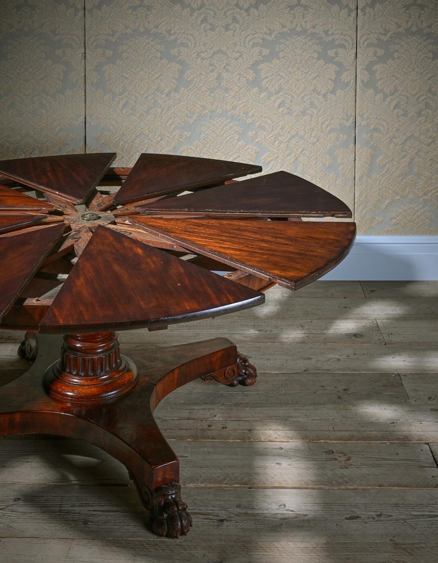 A WILLIAM IV MAHOGANY EXTENDING DINING TABLE, BY JOHNSTONE, JUPE & CO., CIRCA 1835 (1 of 9)