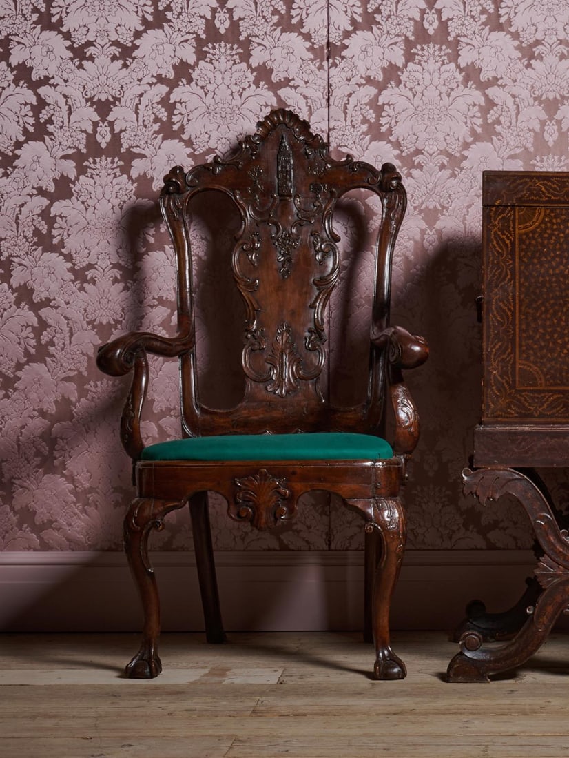 A LARGE SPANISH CARVED WALNUT ARMCHAIR, SECOND QUARTER 18TH CENTURY (1 of 5)