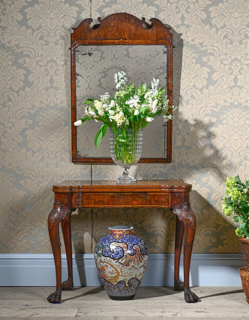 A GEORGE II BURR WALNUT AND FEATHERBANDED CONCERTINA CARD TABLE, CIRCA 1745 (1 of 8)