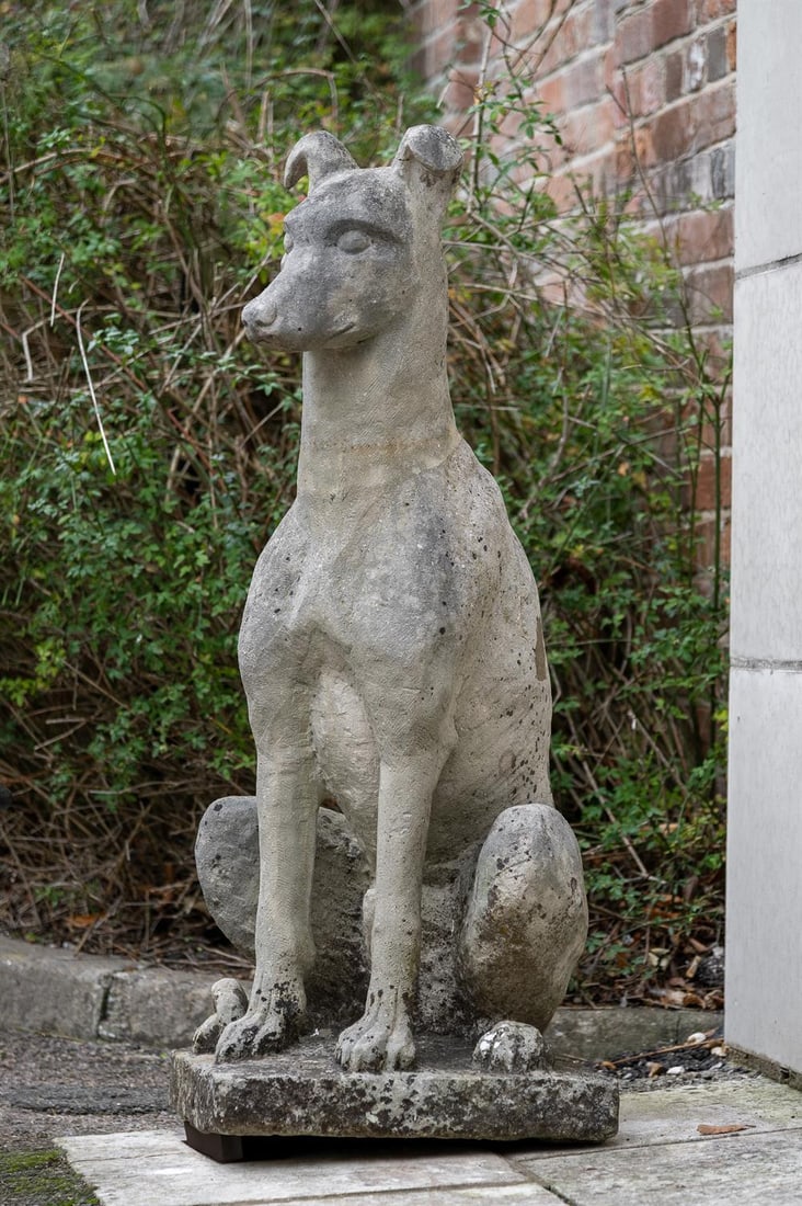 A LARGE CARVED PORTLAND STONE SEATED DOG, LATE 19TH OR EARLY 20TH CENTURY (1 of 3)