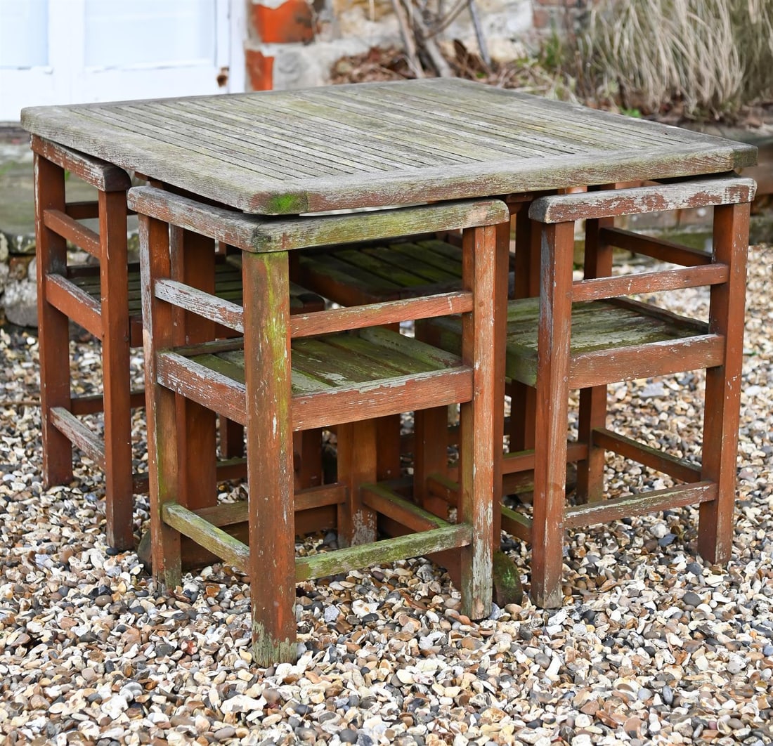 A TEAK GARDEN TABLE AND CHAIRS SET, ATTRIBUTED TO HEALS, CIRCA 1930 (1 of 1)