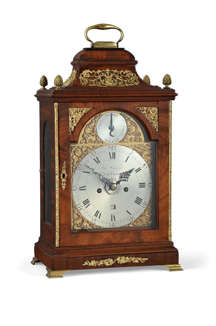 A GEORGE III BRASS MOUNTED FIGURED MAHOGANY TABLE/BRACKET CLOCK WITH ALARM (1 of 3)