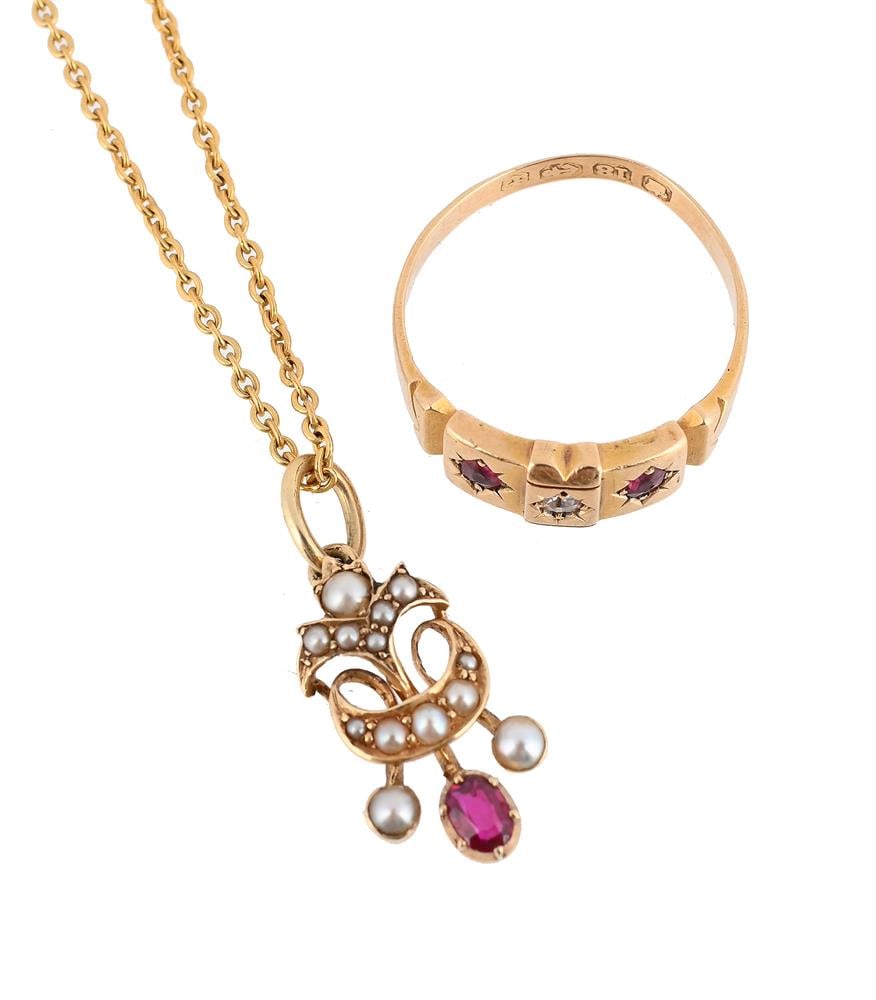 A LATE VICTORIAN RUBY AND DIAMOND THREE STONE RING (1 of 1)