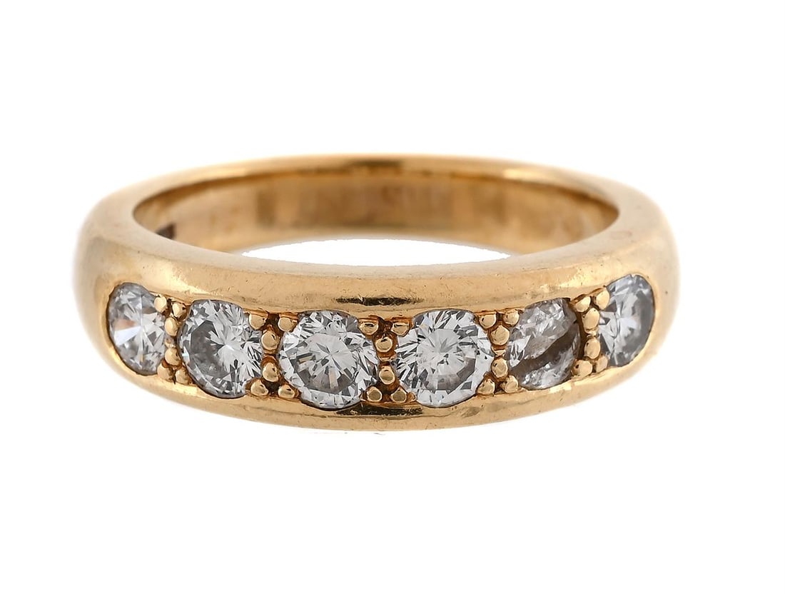 BOODLES, A SIX STONE DIAMOND RING (1 of 2)