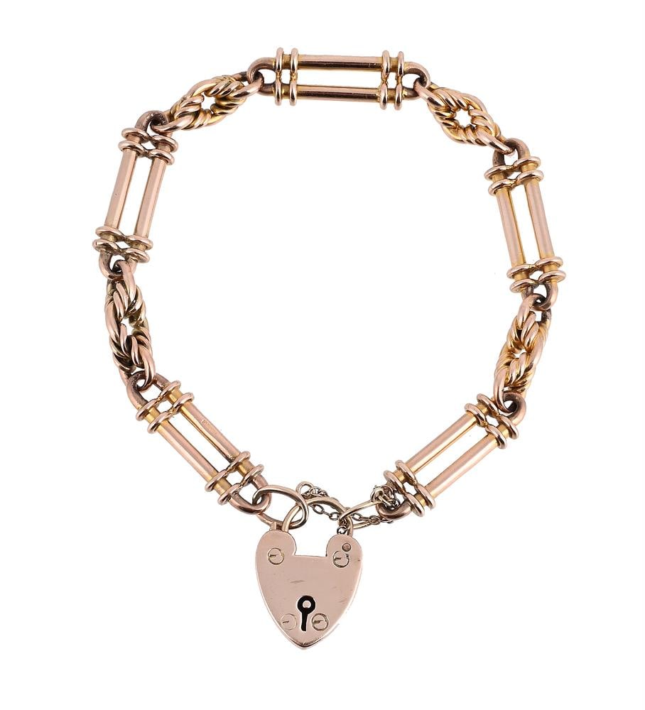 AN EARLY 20TH CENTURY 9 CARAT GOLD FANCY LINK BRACELET (1 of 1)