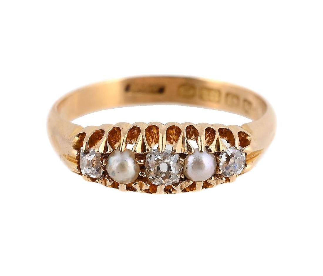 AN EDWARDIAN DIAMOND AND PEARL FIVE STONE RING (1 of 2)