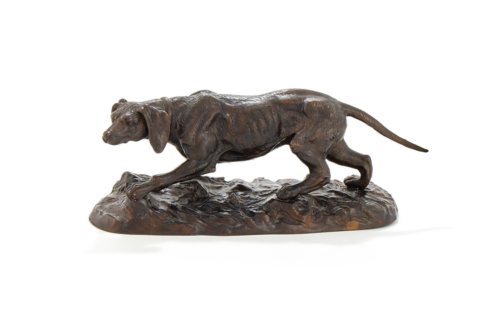 AN ANIMALIER BRONZE MODEL OF A POINTER 20TH CENTURY: AN ANIMALIER BRONZE MODEL OF A POINTER 20TH CENTURY Unsigned15.5cm high, base 39cm long
