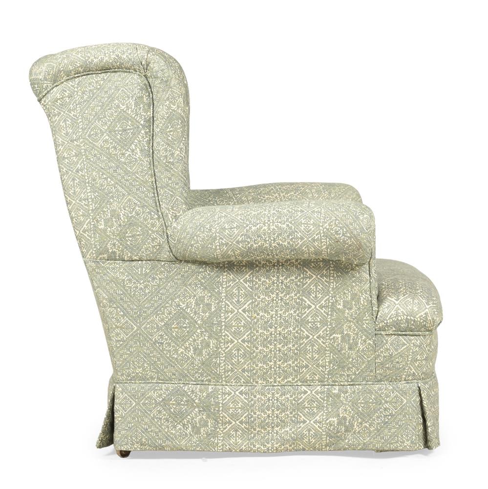 AN EDWARDIAN BEECH AND GUY GOODFELLOW UPHOLSTERED WINGBACK ARMCHAIR, FIRST QUARTER 20TH CENTURY - 3