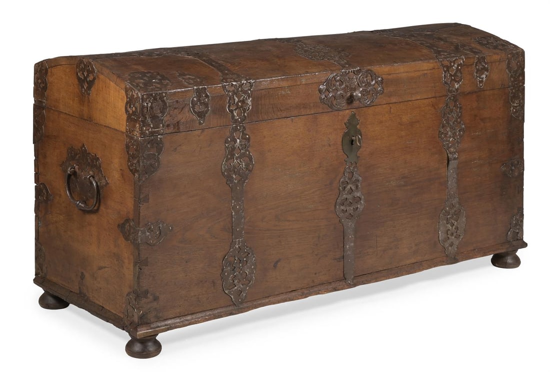 A VERY LARGE LOUIS XIV OAK IRON BOUND DOME TOP COFFER, FRENCH, CIRCA 1700: A VERY LARGE LOUIS XIV OAK IRON BOUND DOME TOP COFFER FRENCH, CIRCA 1700 With iron bale side handles and iron key 94cm high, 175cm wide, 71cm deep Condition Report: PLEASE NOTE: ALL LOTS ARE LOCATED