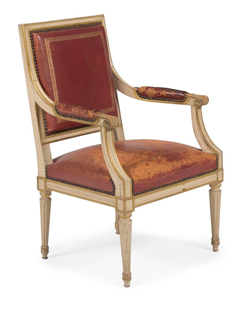 A SET OF FOUR PAINTED AND PARCEL GILT FAUTEUIL, IN LOUIS XVI STYLE, FIRST HALF 20TH CENTURY - 2