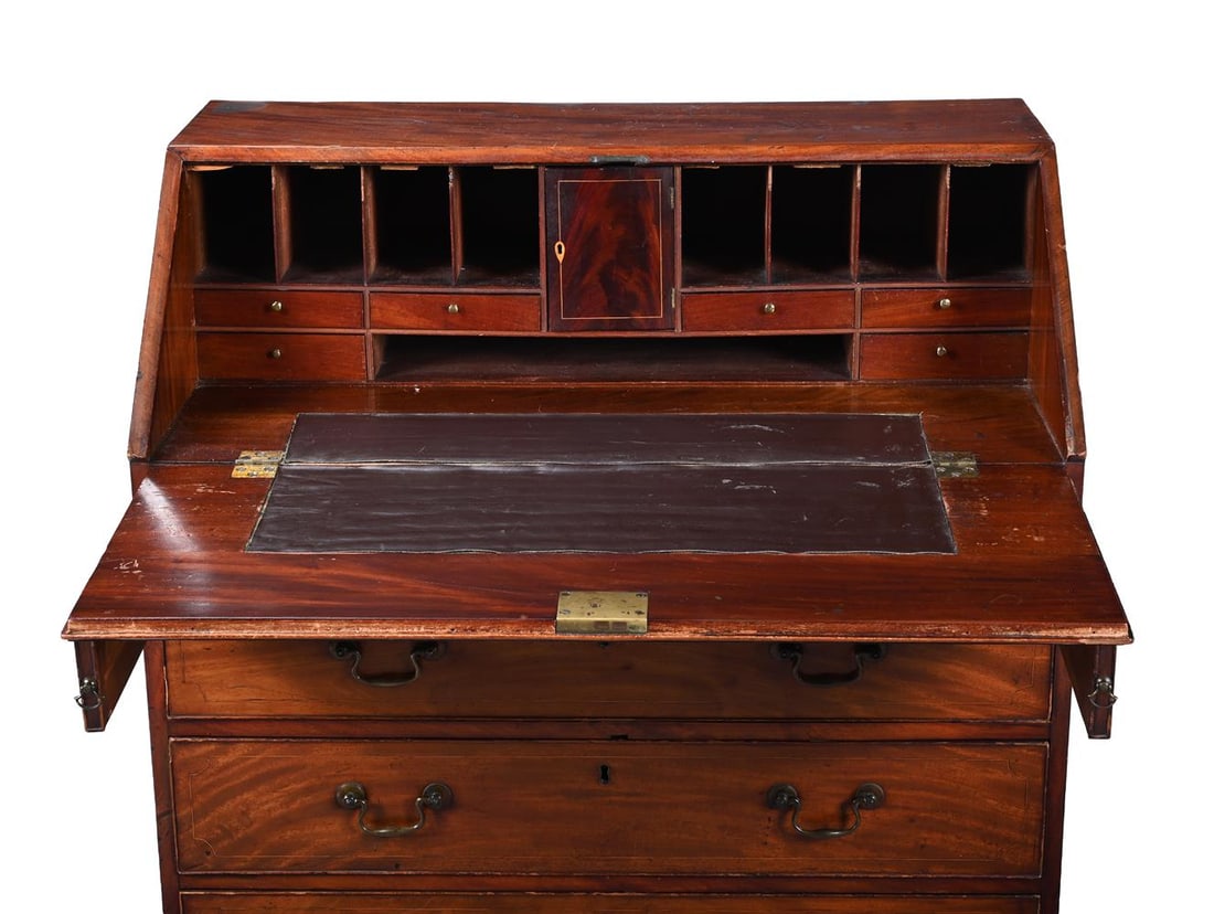 Y A GEORGE III MAHOGANY AND SATINWOOD STRUNG WRITING BUREAU, CIRCA 1790 - 2