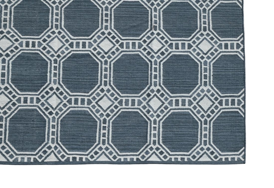 A CONTEMPORARY SWEDISH DESIGN IVORY AND GREY BLUE FLATWEAVE CARPET, MODERN - 3