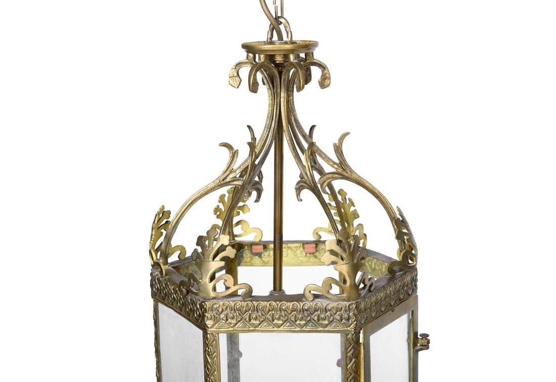 A GILT BRASS OCTAGONAL HANGING HALL LANTERN WITH GLAZED PANELS, FIRST HALF 20TH CENTURY - 3
