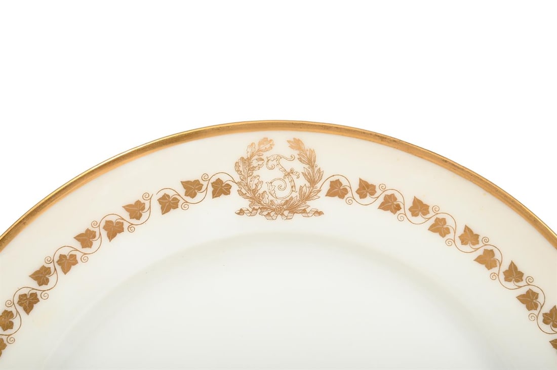 A COMPOSITE PARIS PORCELAIN AND LIMOGES PART DINNER SERVICE, LATE 19TH CENTURY - 3