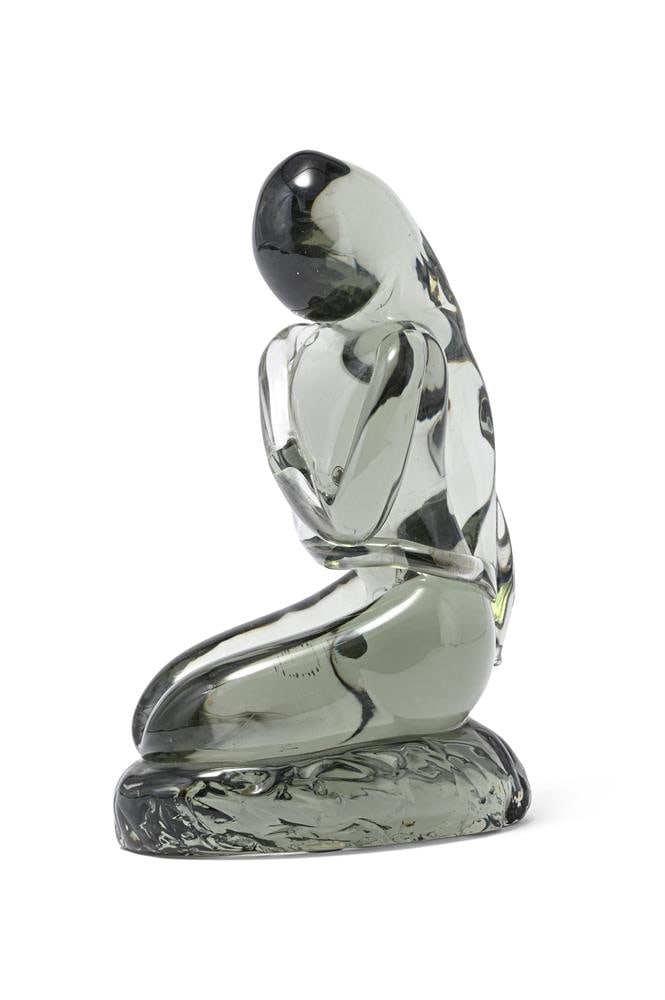 ERMANNO NASON (ITALIAN, 1928-2013), KNEELING FIGURE, LATE 20TH CENTURY: ERMANNO NASON (ITALIAN, 1928-2013) KNEELING FIGURE, LATE 20TH CENTURY Smoke-coloured glass, signed to base 22cm high Condition Report: PLEASE NOTE: ALL LOTS ARE LOCATED AT SACKVILLE WEST STORAGE IN