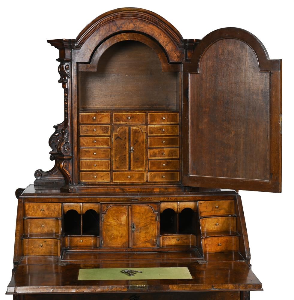 A CONTINENTAL CARVED AND FIGURED WALNUT BUREAU CABINET, LATE 18TH OR EARLY 19TH CENTURY - 3