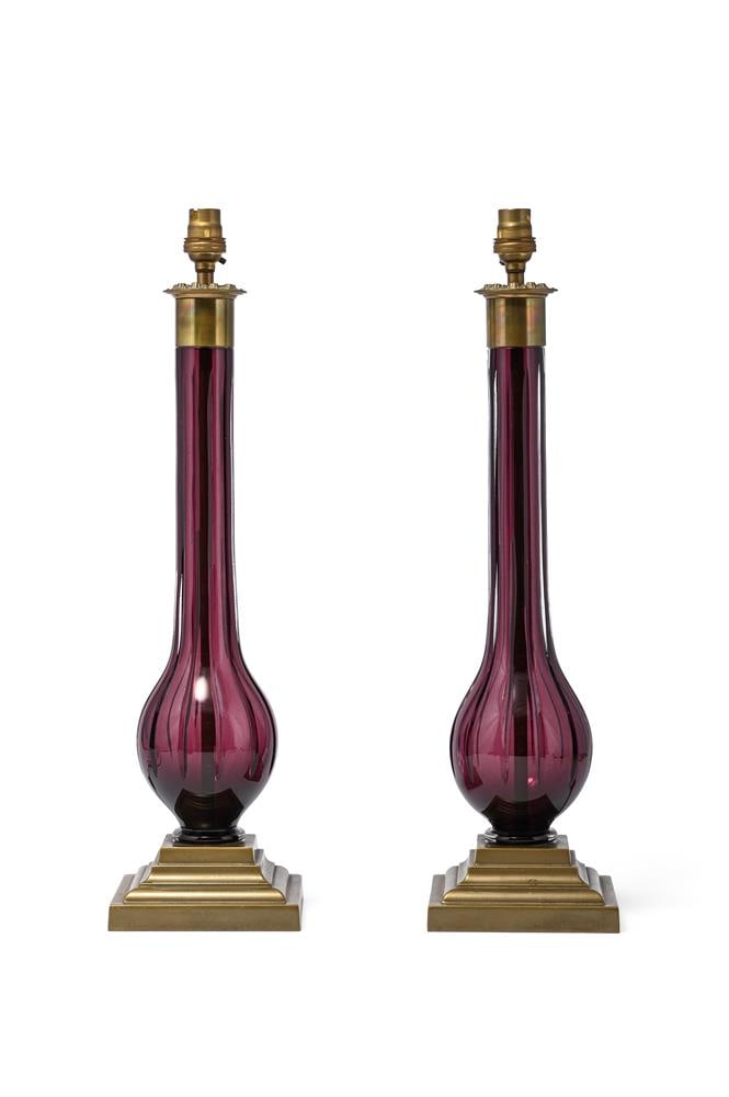 A PAIR OF AMETHYST GLASS AND BRASS BALUSTER TABLE LAMPS, 20TH CENTURY - 2