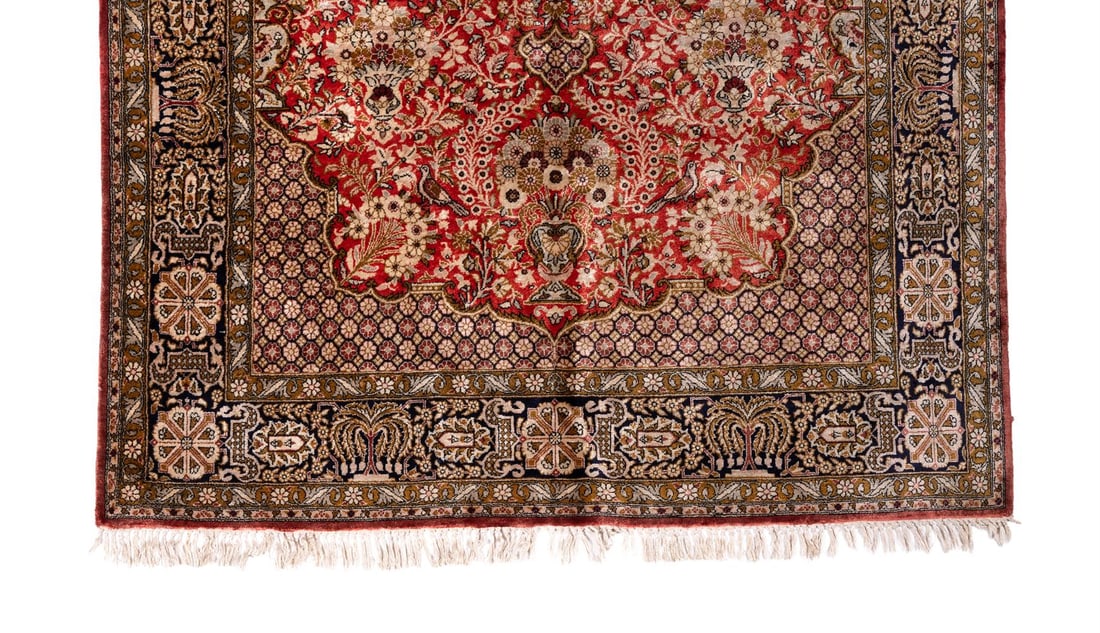 A PERSIAN SILK QUM RUG, PROBABLY FIRST HALF 20TH CENTURY - 2