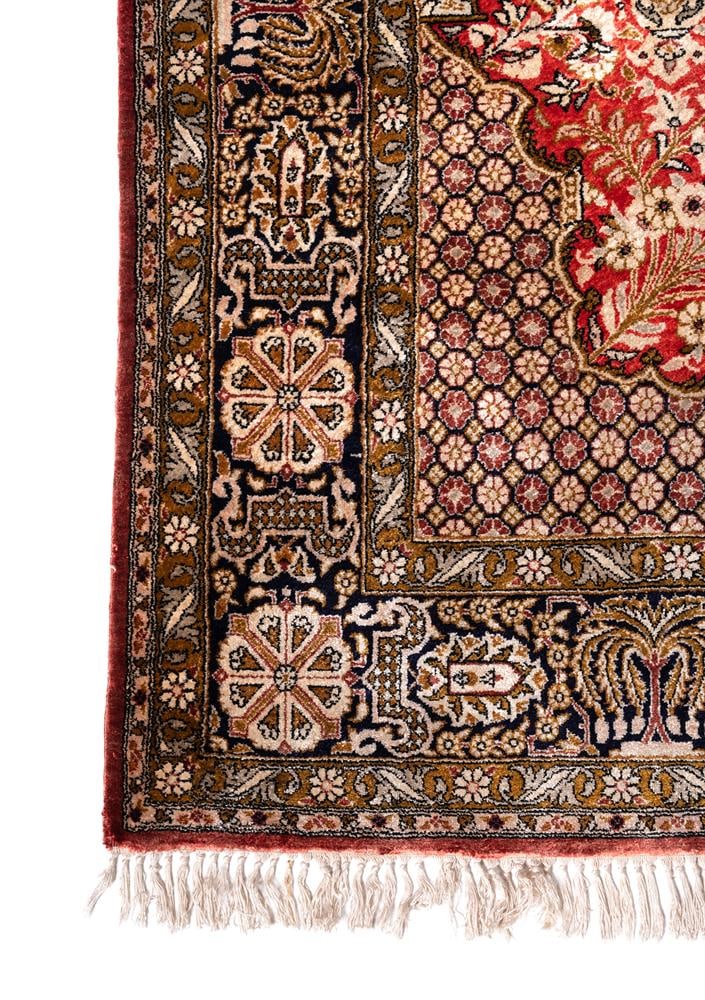 A PERSIAN SILK QUM RUG, PROBABLY FIRST HALF 20TH CENTURY - 4