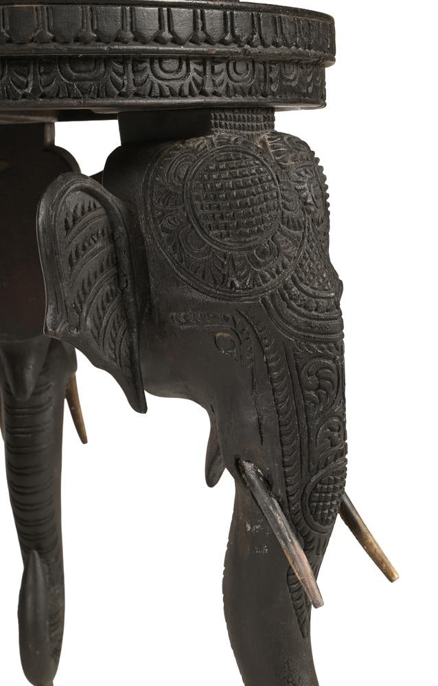Y A MATCHED PAIR OF ANGLO INDIAN BOMBAY BLACKWOOD ELEPHANT SIDE TABLES, SECOND HALF 19TH CENTURY - 5