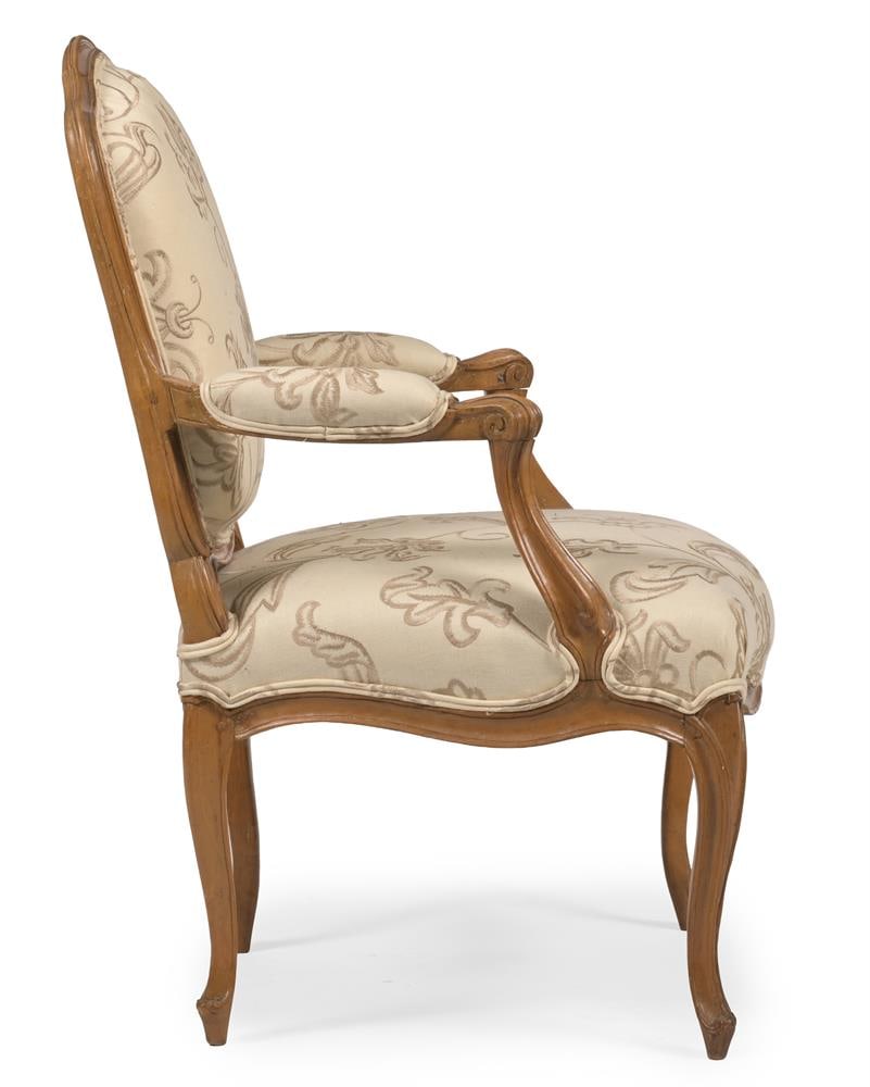 A BEECH AND UPHOLSTERED FAUTEUIL, FRENCH, 18TH CENTURY - 3