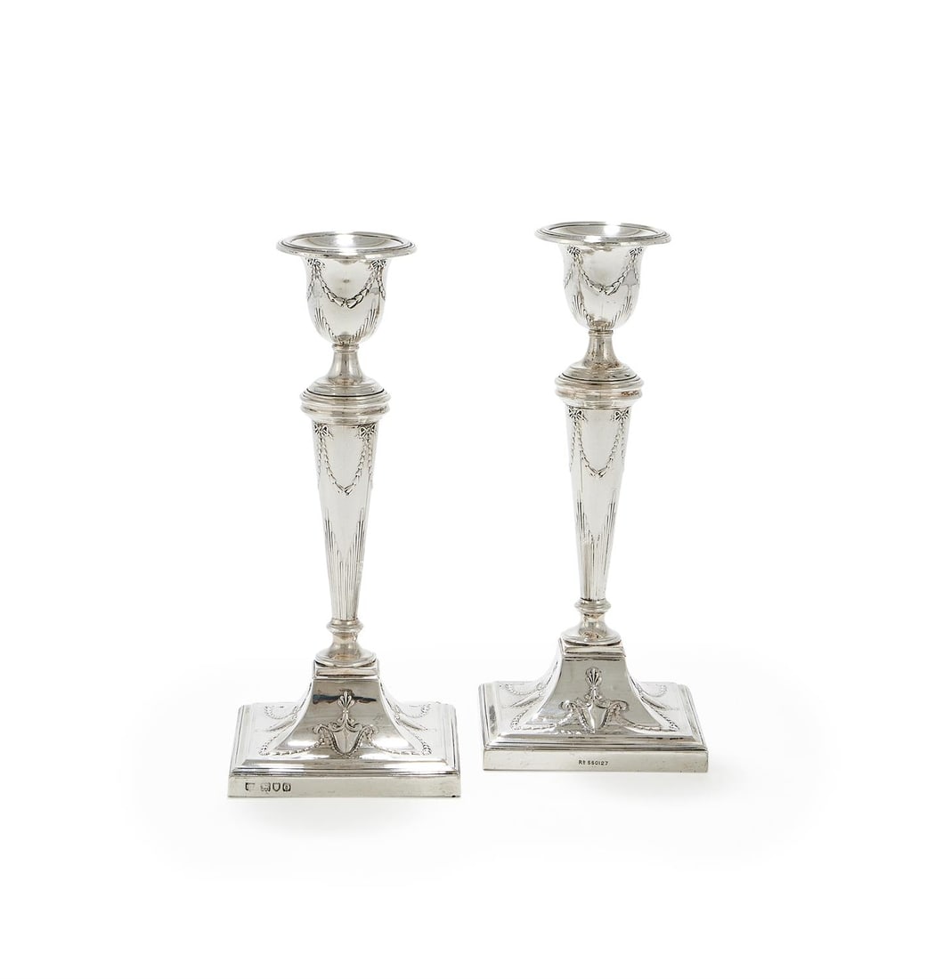 A PAIR OF EDWARDIAN SILVER CANDLESTICKS, LAMBERT & CO., LONDON 1909 (1 of 4)