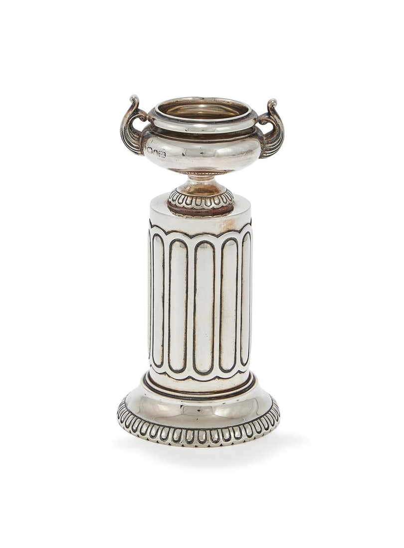 AN INDIAN SILVER TWIN HANDLED PEDESTAL CUP, HAMILTON & CO., CALCUTTA (1 of 2)