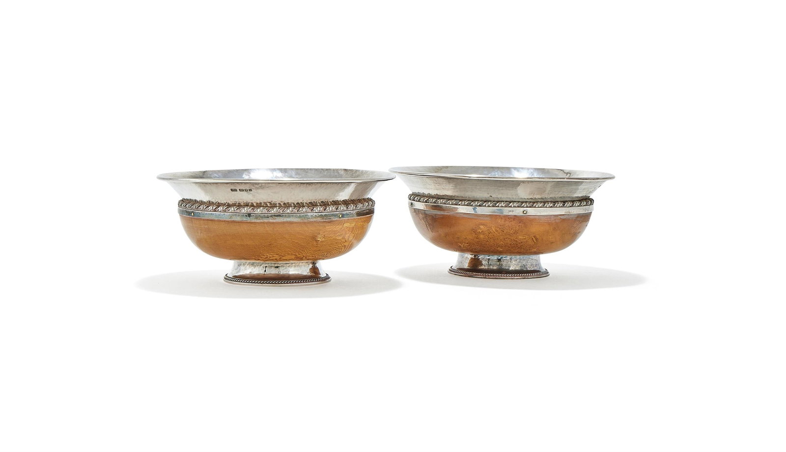 LESLIE GORDON DURBIN, A PAIR OF SILVER MOUNTED MAZER BOWLS, LONDON 1987 (1 of 4)