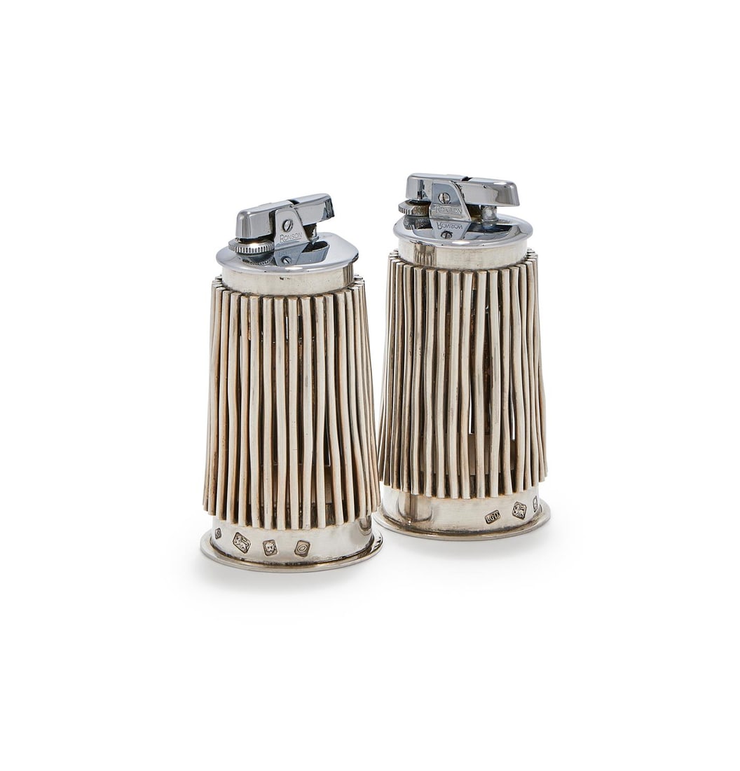 LESLIE GORDON DURBIN, A PAIR OF SILVER TABLE LIGHTERS, LONDON 1969 (1 of 2)