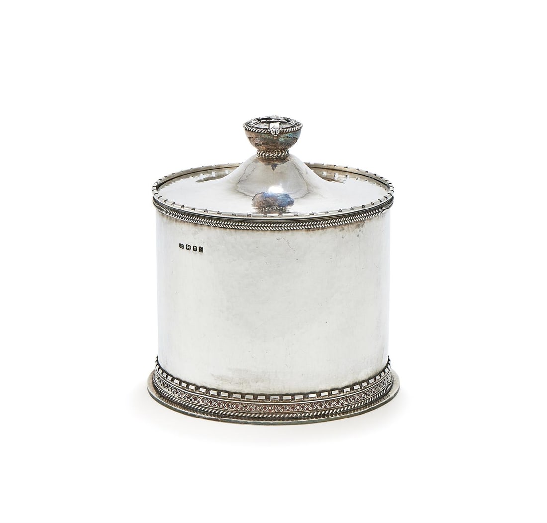 LESLIE GORDON DURBIN, A SILVER BISCUIT BARREL AND COVER (1 of 3)