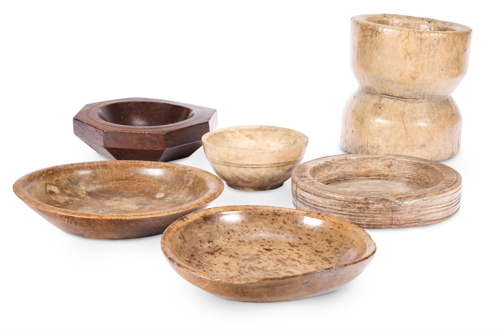A COLLECTION OF TREEN MORTARS AND BOWLS, MOSTLY 19TH CENTURY (1 of 1)