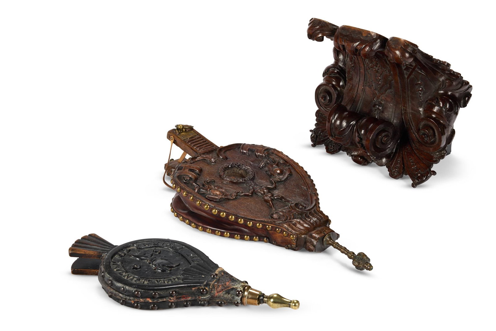 A CARVED PADOUK WALL BRACKET, LATE 18TH/EARLY 19TH CENTURY (1 of 1)