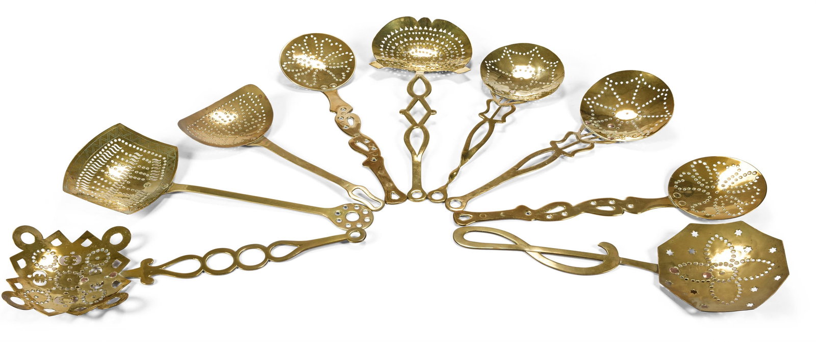 A COLLECTION OF NINE VICTORIAN BRASS ROASTING SPOONS, LATE 19TH CENTURY (1 of 2)
