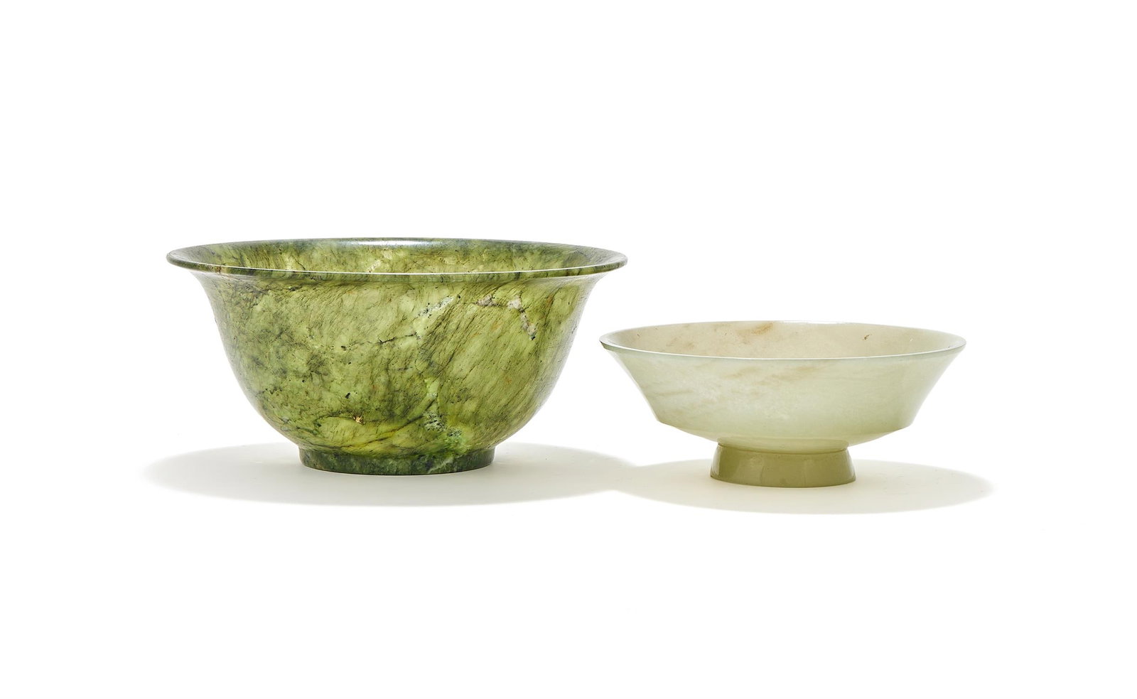 A CHINESE JADE BOWL,19TH CENTURY (1 of 2)