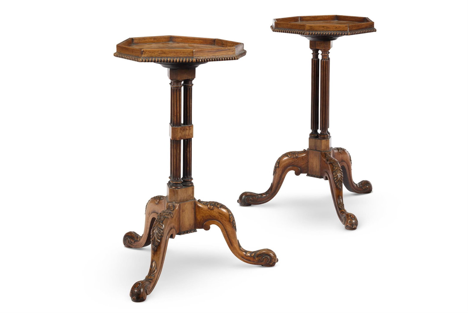 A PAIR OF INDIAN ROSEWOOD TRIPOD TABLES, ATTRIBUTED TO GILLOWS, FIRST HALF 19TH CENTURY (1 of 3)