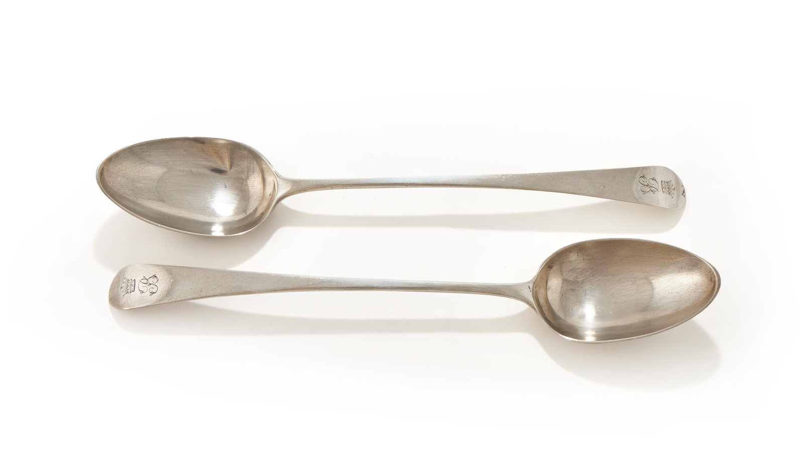 A PAIR OF GEORGE III OLD ENGLISH PATTERN BASTING SPOONS, GEORGE SMITH III, LONDON 1784 (1 of 2)