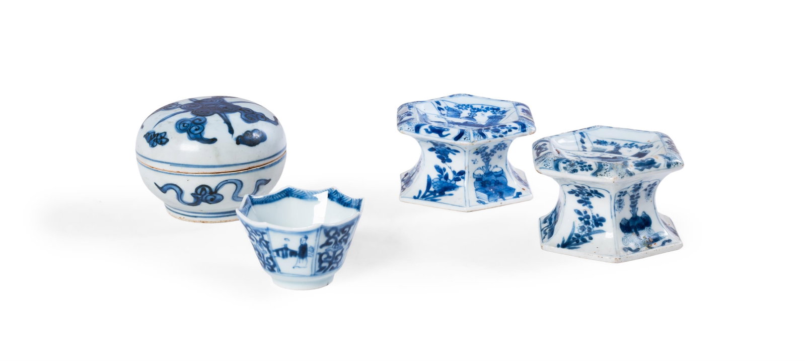 TWO CHINESE BLUE AND WHITE SALTS, KANGXI, A CHINESE BLUE AND WHITE BOX AND COVER (1 of 4)