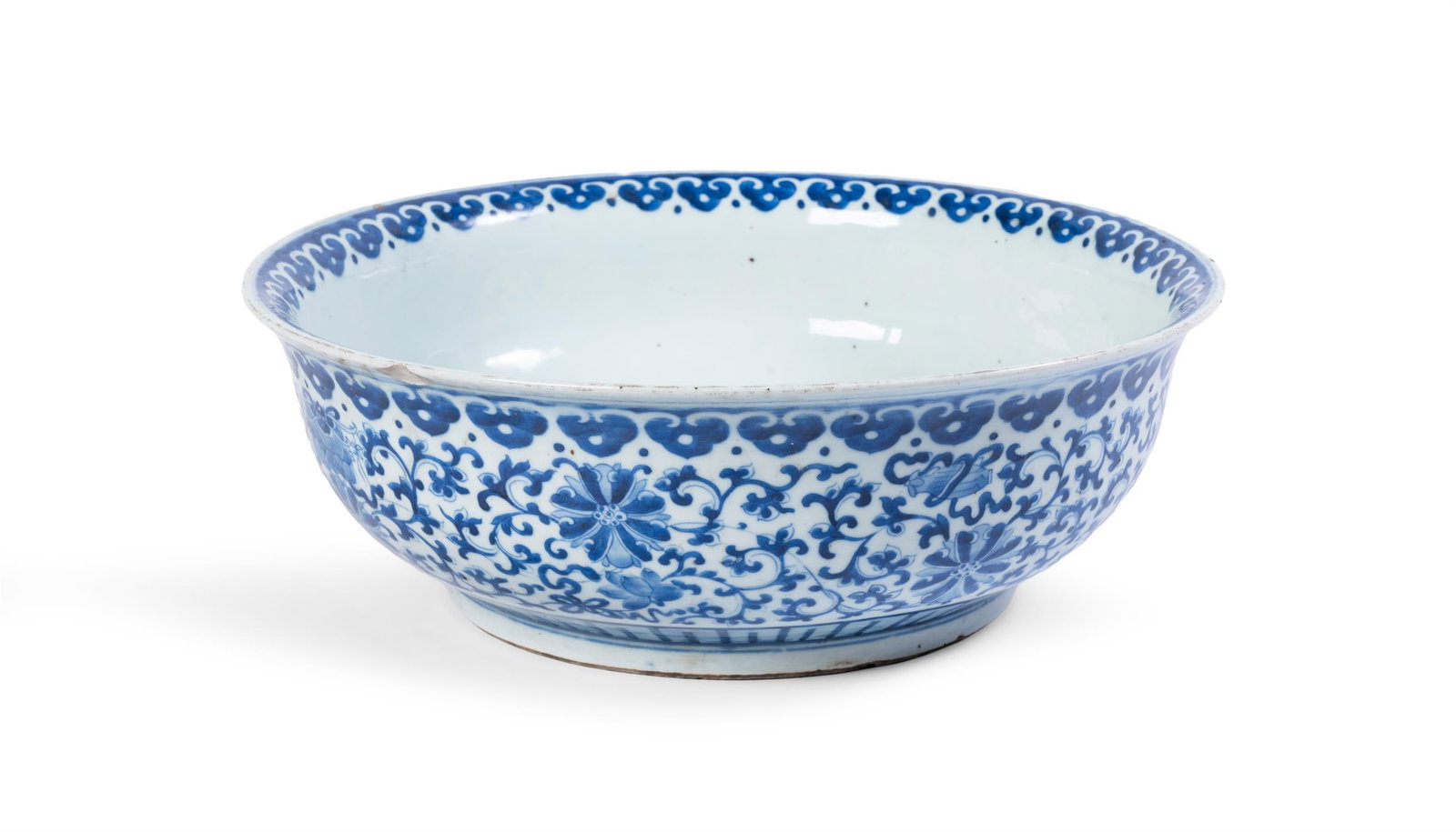 A CHINESE BLUE AND WHITE PUNCH BOWL, 19TH CENTURY (1 of 2)