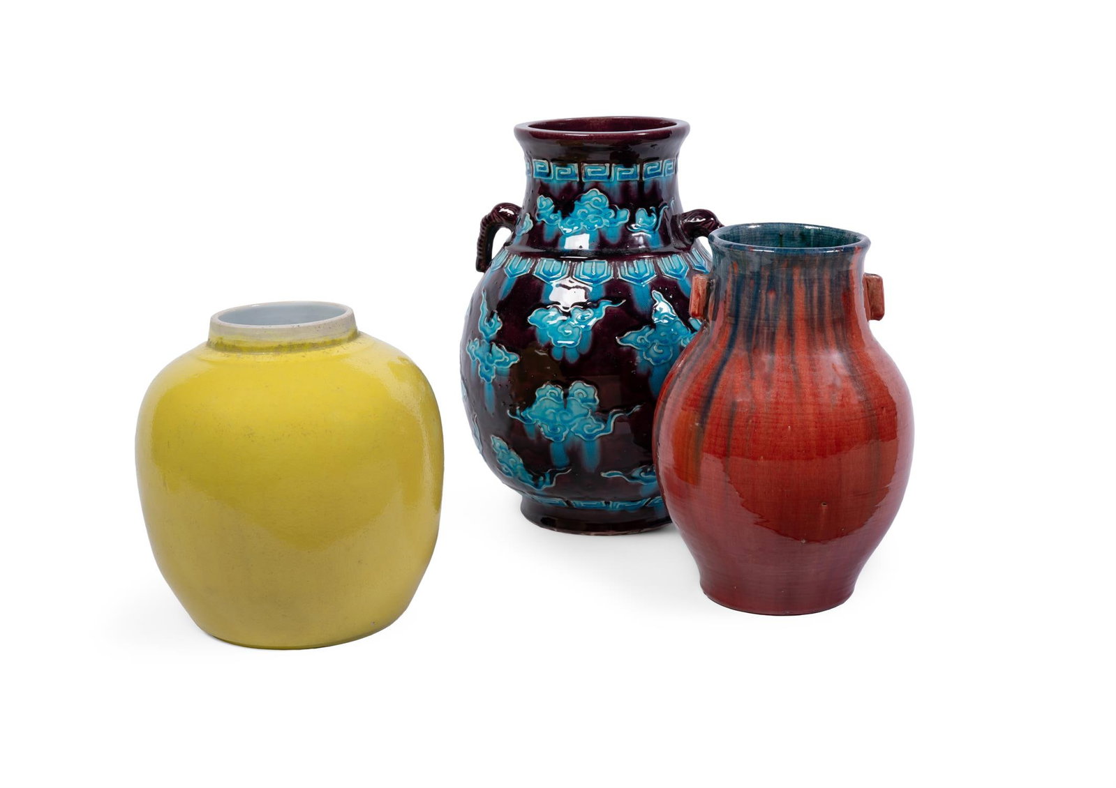 A CHINESE FAHUA GLAZED VASE, MODERN (1 of 3)