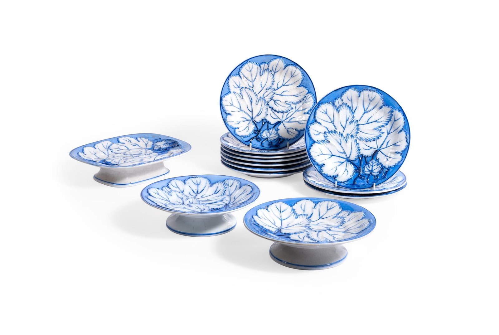 A STAFFORDSHIRE PEARLWARE BLUE AND WHITE LEAF MOULDED PART DESSERT SERVICE, MID 19TH CENTURY (1 of 3)