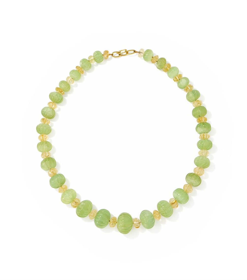 A PREHNITE AND CITRINE BEAD NECKLACE (1 of 2)