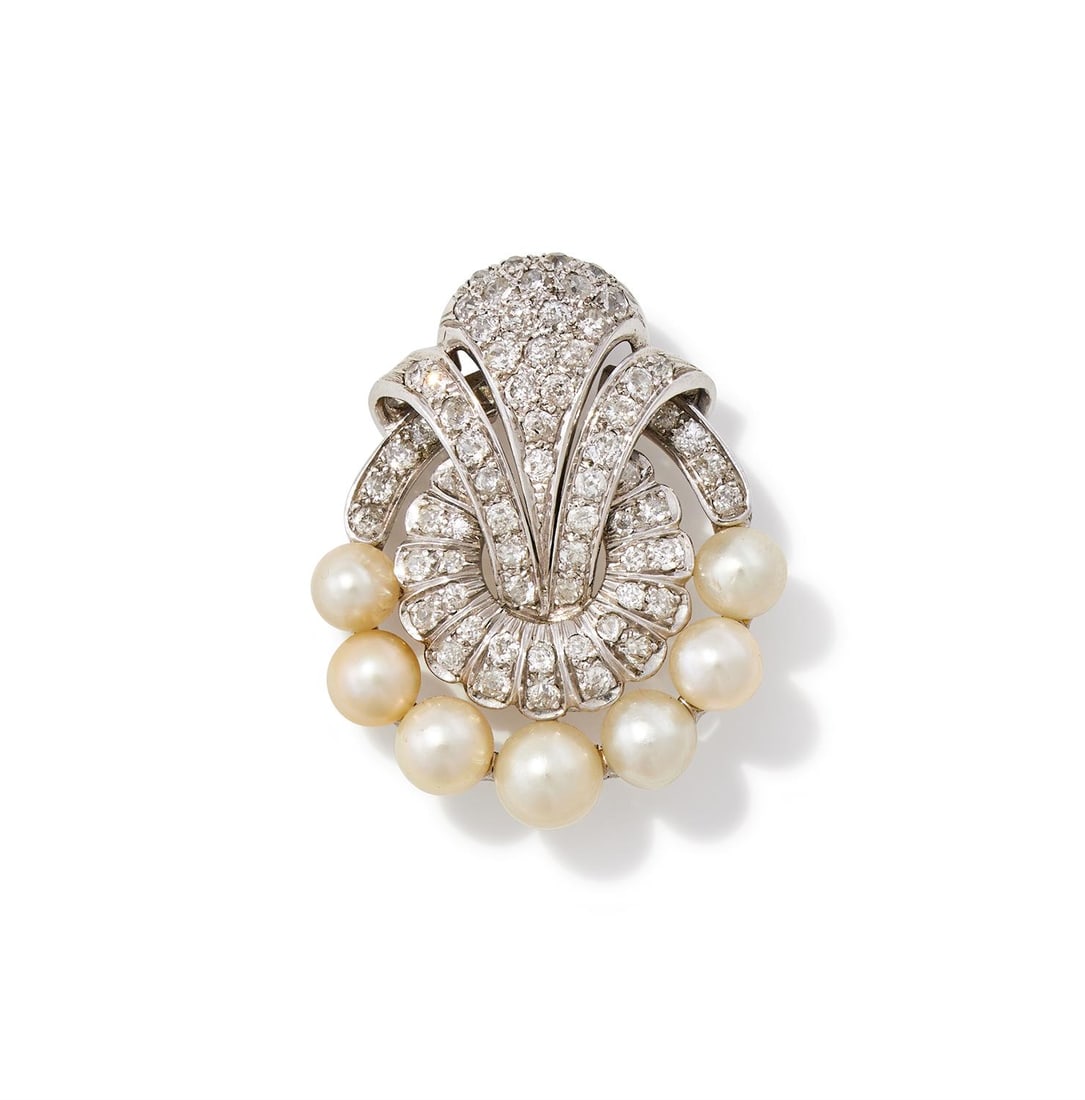 A MID 20TH CENTURY DIAMOND AND PEARL BROOCH (1 of 2)