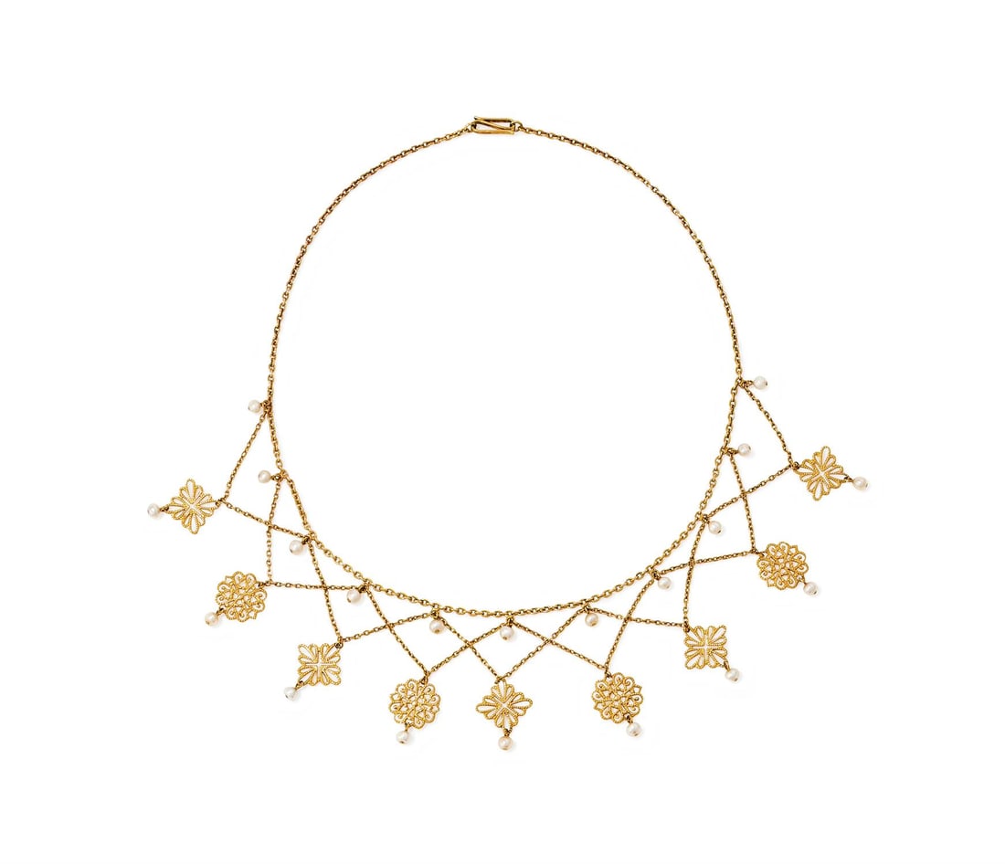 AN EARLY 20TH CENTURY PEARL AND PANEL SWAG NECKLACE (1 of 2)