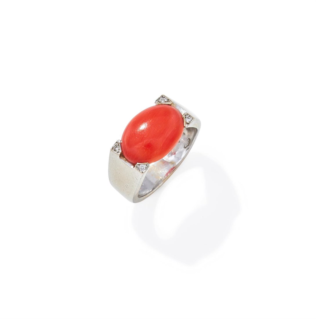Y AN ITALIAN CORAL AND DIAMOND RING (1 of 3)