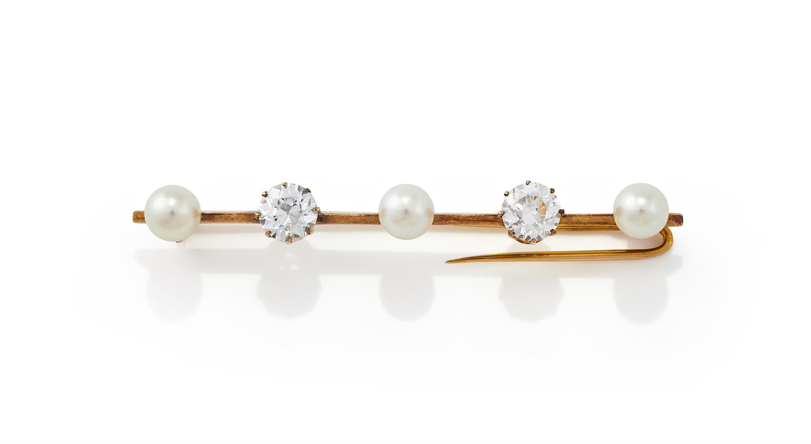 A DIAMOND AND PEARL BAR BROOCH (1 of 3)