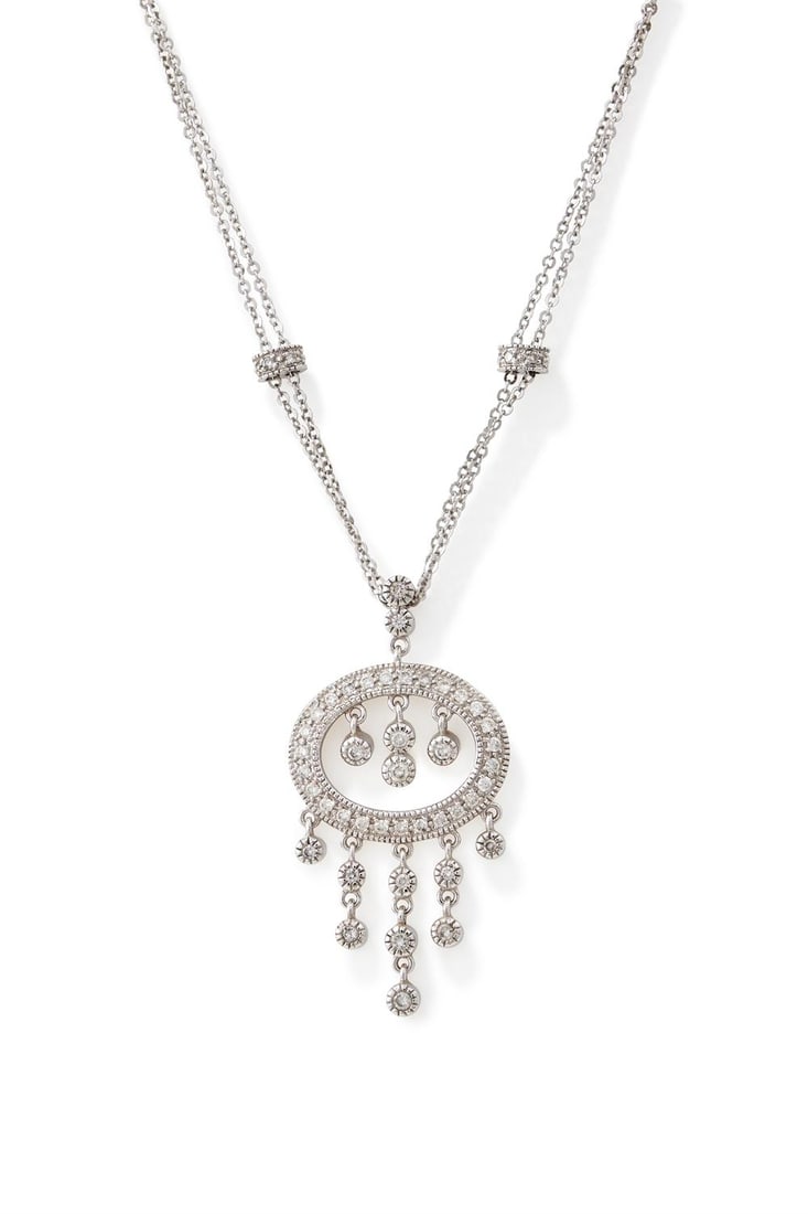A DIAMOND PENDANT NECKLACE (1 of 2)