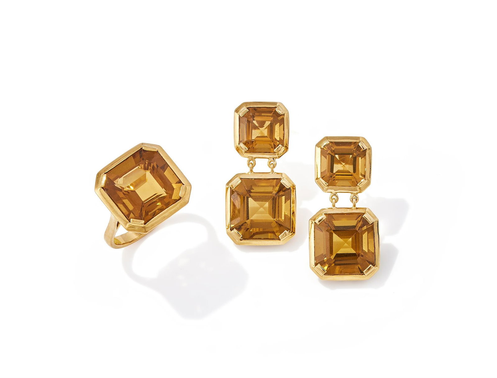 A CITRINE RING AND EARRING SUITE (1 of 3)